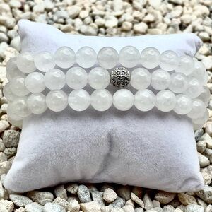 Elegant White Quartz Beaded Bracelet with Silver Accent